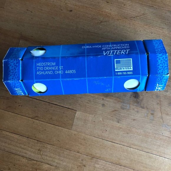 Vintage Vittert V-90 Platform Tennis Balls In Box - Picture 5 of 6